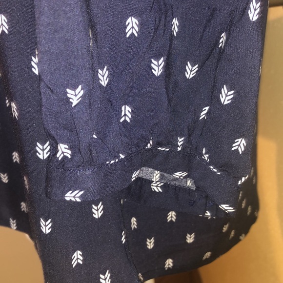 NWT! Forever 21 Women’s Blouse - Picture 5 of 9